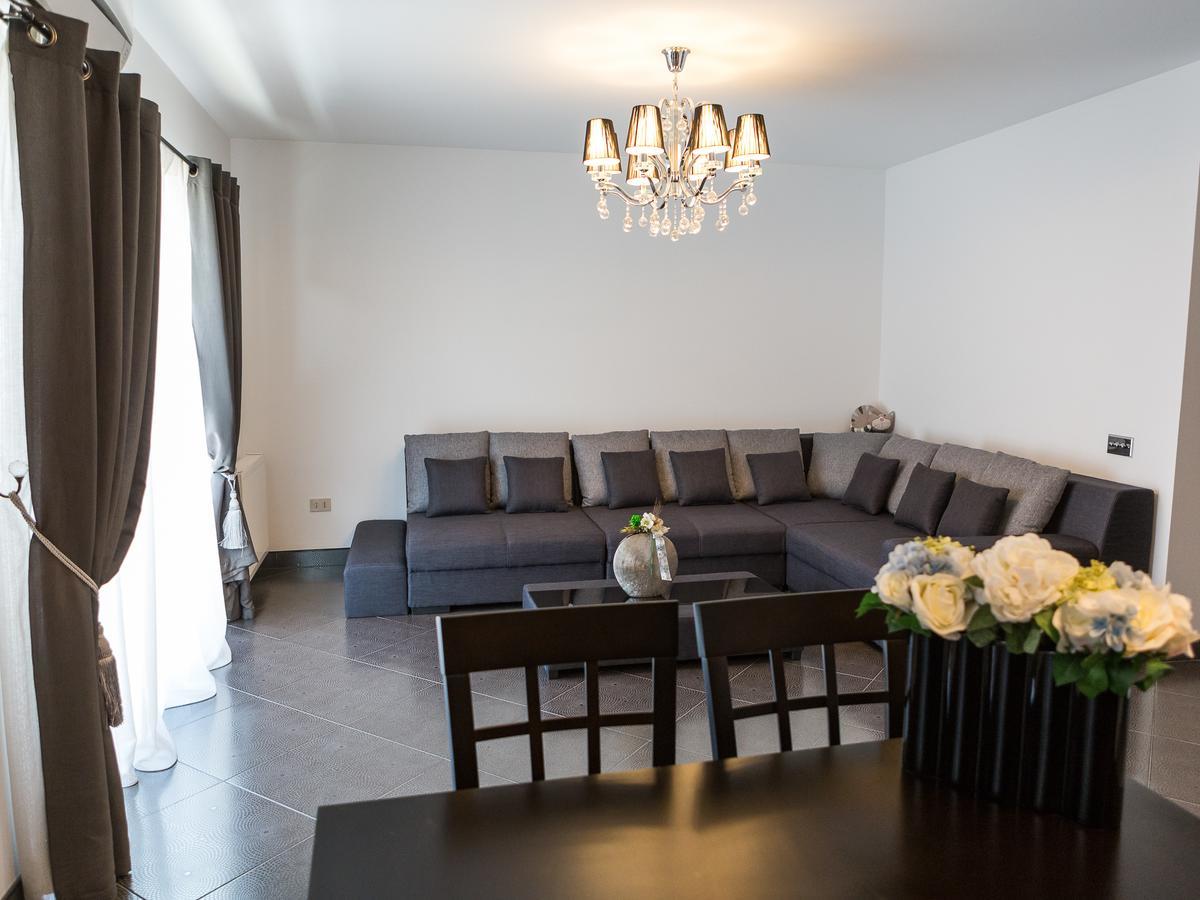 Casa Bella Apartments Bragadiru ภายนอก รูปภาพ